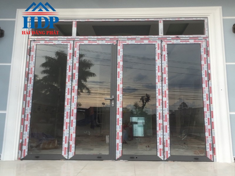 Tổng hợp các mẫu cửa kính cường lực 4 cánh & thi công trọn gói