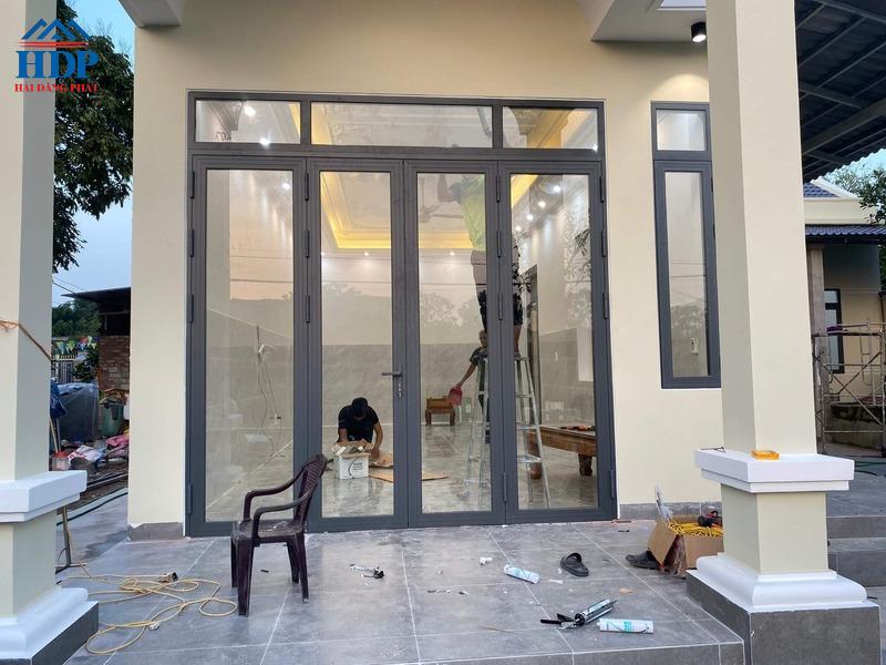 mẫu cửa nhà phố đẹp